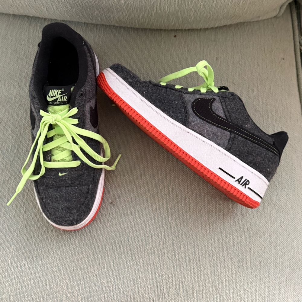 Nike Kids' Air Force 1 Low Top Sneakers